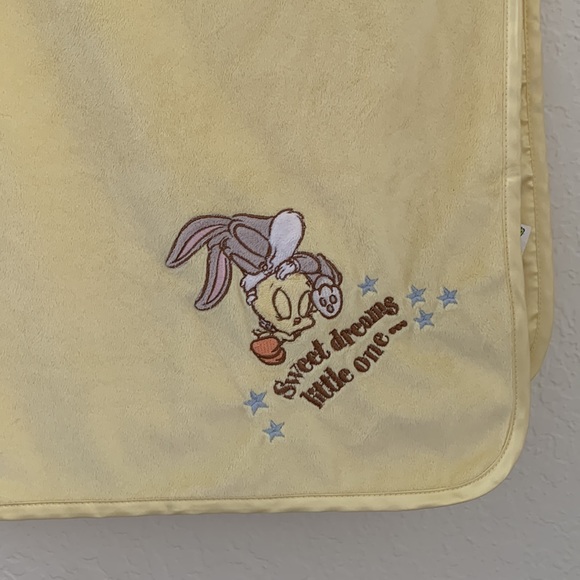 Baby Looney Tunes Tweety Bird Bugs Bunny Yellow Crib Blanket Satin Back & Trim - Picture 2 of 6